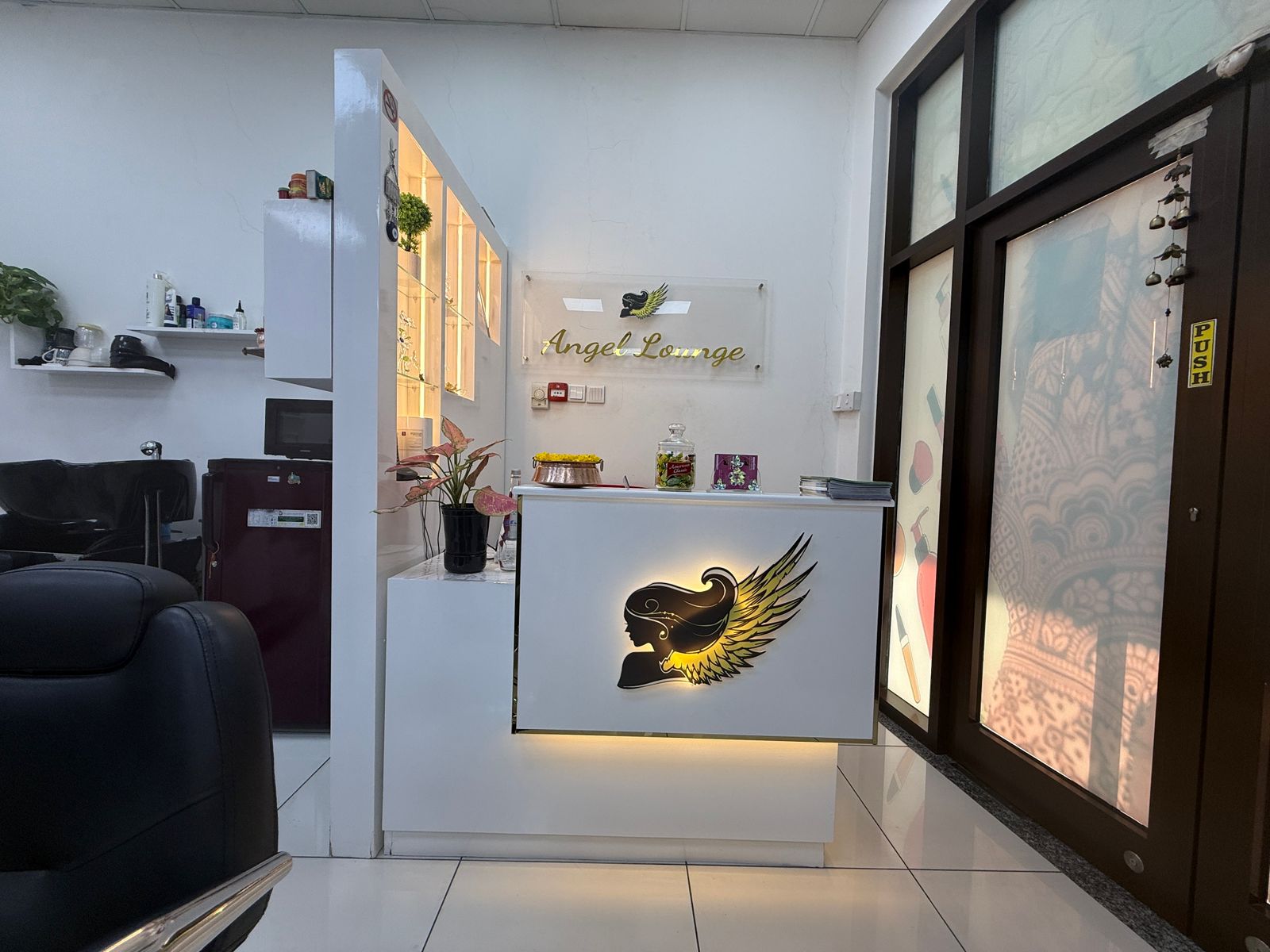 Angel Lounge 11
